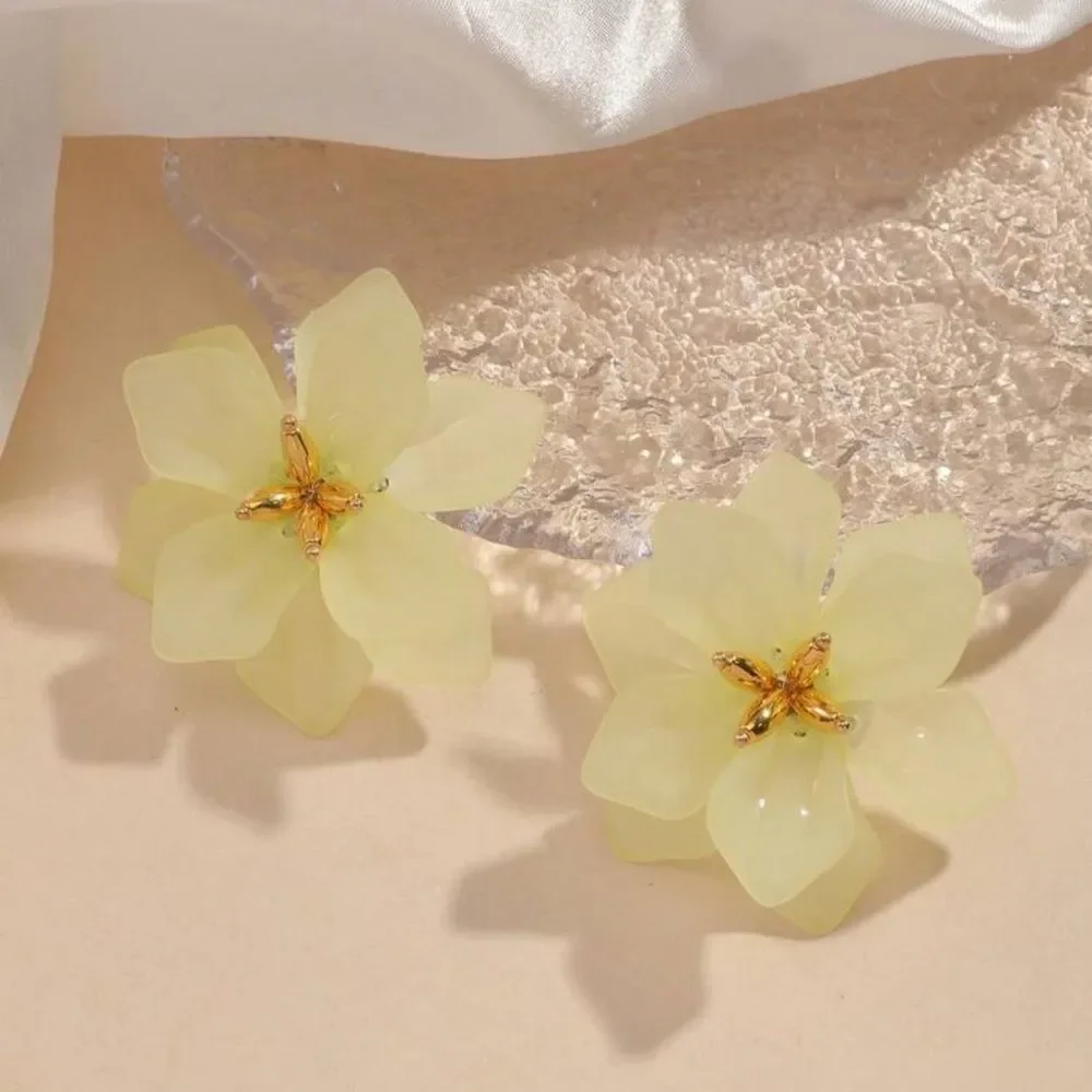 Elegant Yellow Flower Earrings A1244